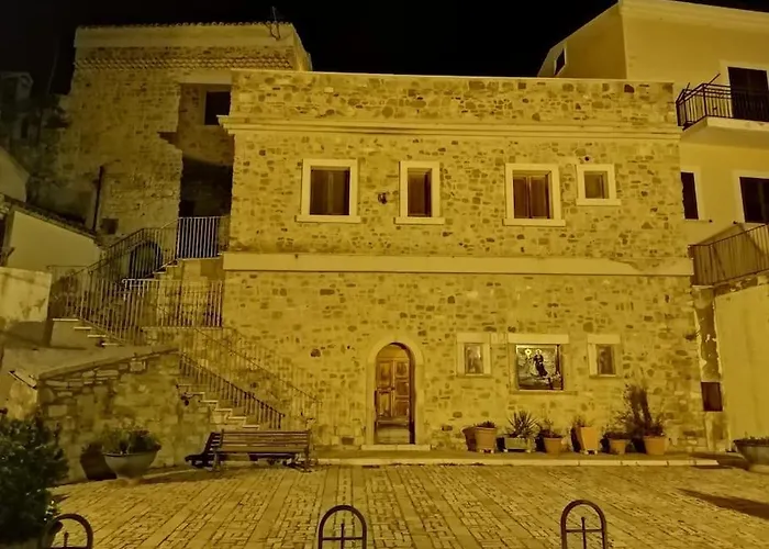 5 Posti Con Cucina E Parcheggio Privato Gratuito דירה