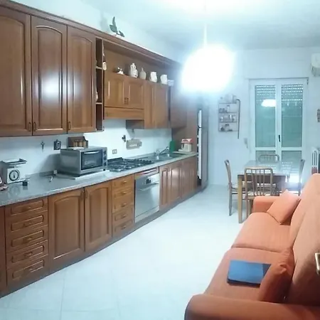 5 Posti Con Cucina E Parcheggio Privato Gratuito *