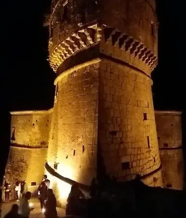 5 Posti Con Cucina E Parcheggio Privato Gratuito