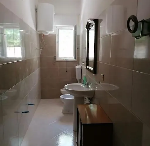 5 Posti Con Cucina E Parcheggio Privato Gratuito *