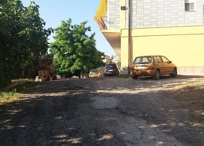 5 Posti Con Cucina E Parcheggio Privato Gratuito *